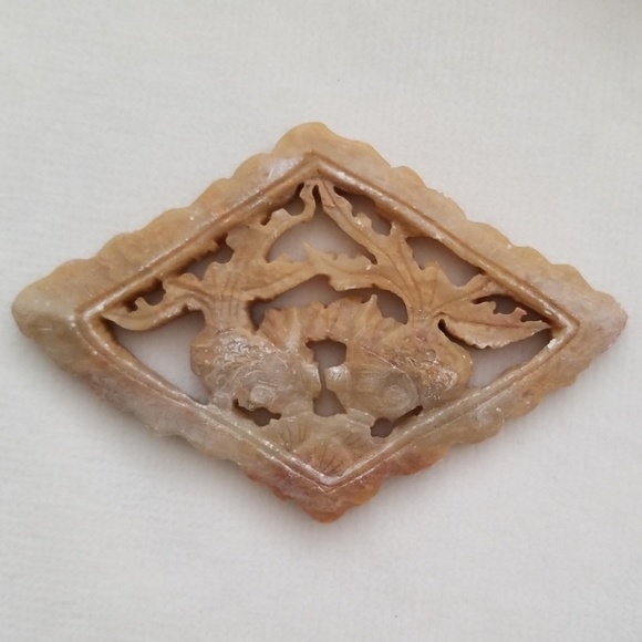 Kissing Koi Fish Hand Carved Soapstone Pendant - Picture 6 of 8